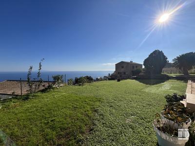 Villa - 196 m² - 6 pièces