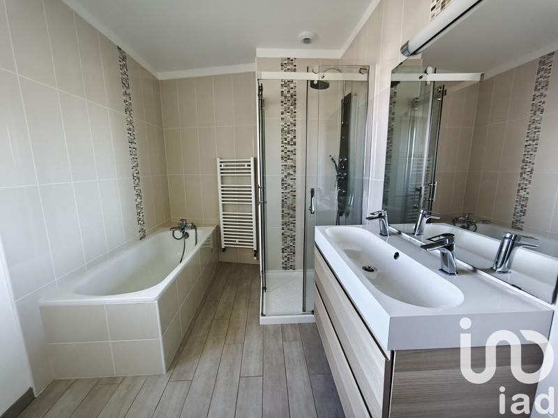 Maison - 223 m² - 6 pièces