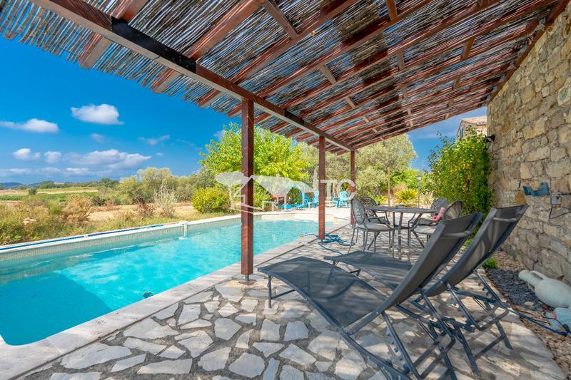 Maison - 244 m² - 7 pièces