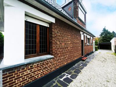 Maison - 94 m² - 6 pièces