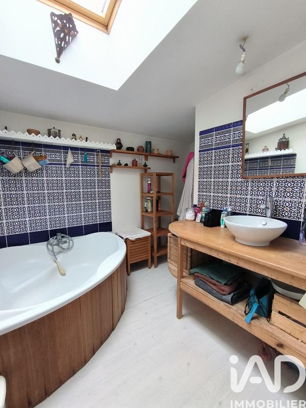 Maison - 213 m² - 8 pièces