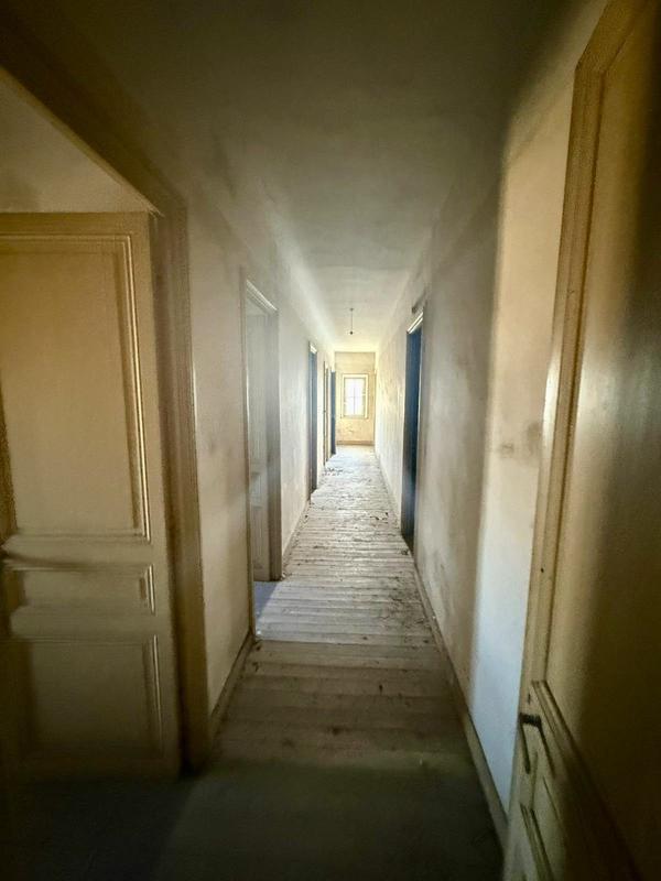 Maison - 250 m² - 5 pièces