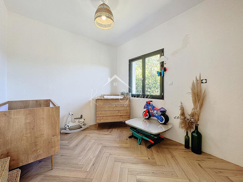 Maison - 99 m² - 4 pièces