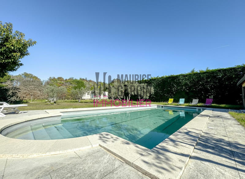 Maison - 213 m² - 7 pièces