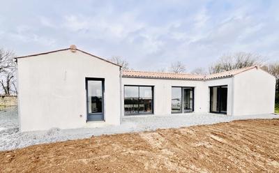 Maison - 90 m² - 4 pièces