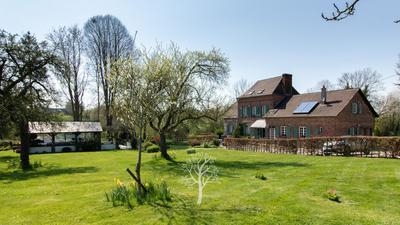 Moulin - 264 m² - 8 pièces