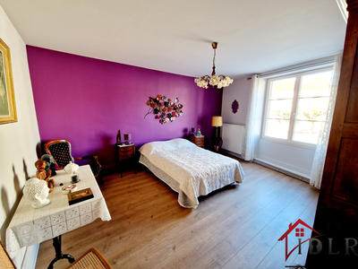 Maison - 260 m² - 6 pièces