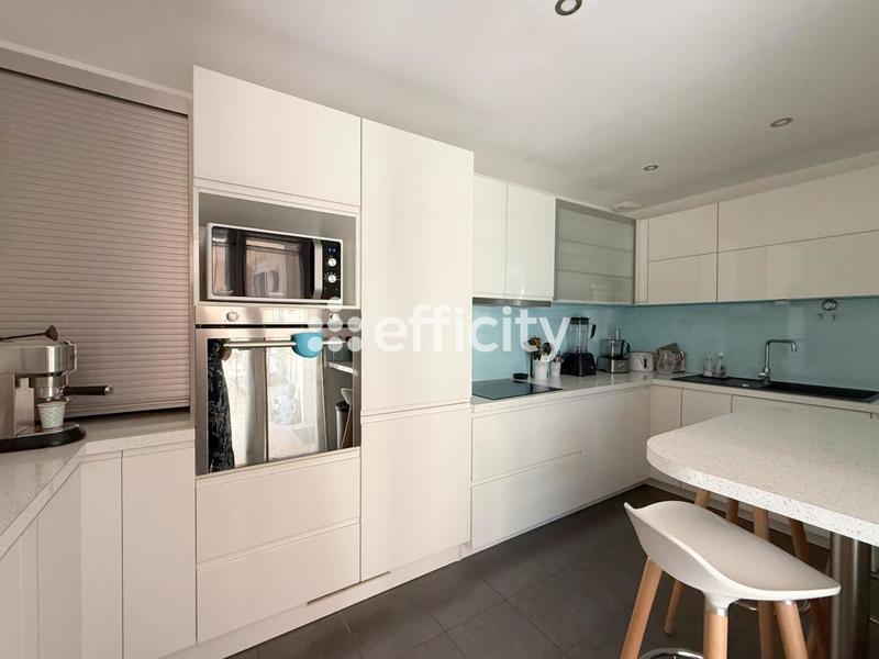 Appartement - 122 m² - 6 pièces