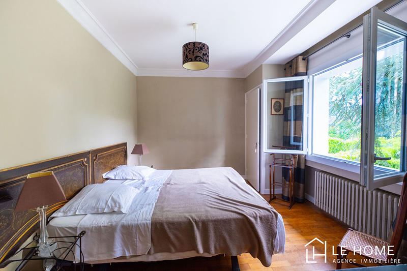 Maison - 195 m² - 8 pièces