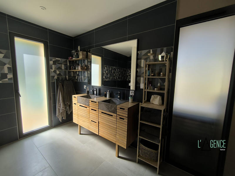 Maison contemporaine - 200 m² - 8 pièces