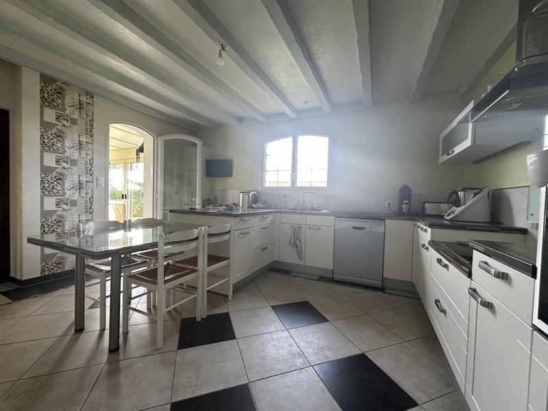 Maison - 212 m² - 8 pièces