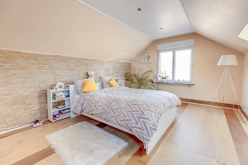 Maison - 180 m² - 8 pièces