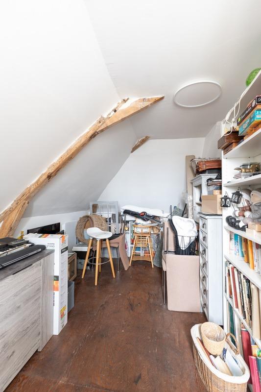 Demeure - 249 m² - 17 pièces