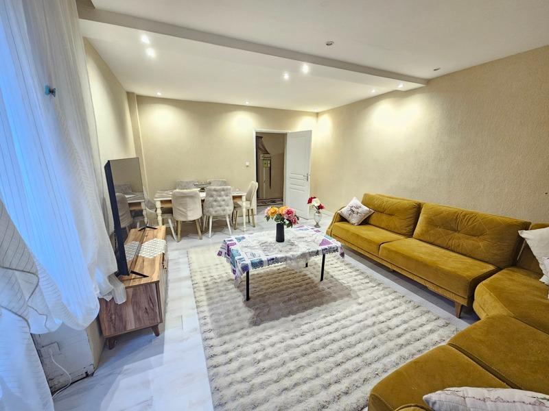 Appartement - 80 m² - 5 pièces