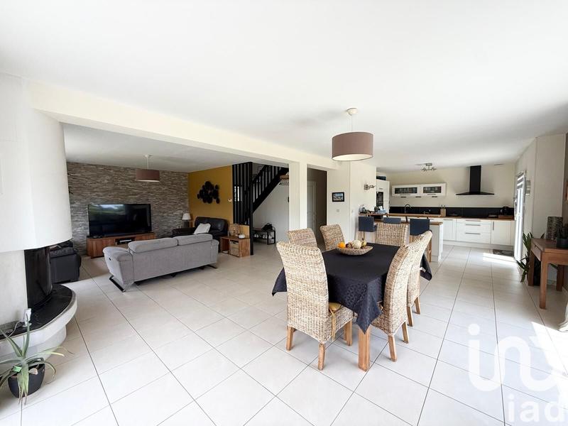 Maison - 182 m² - 7 pièces