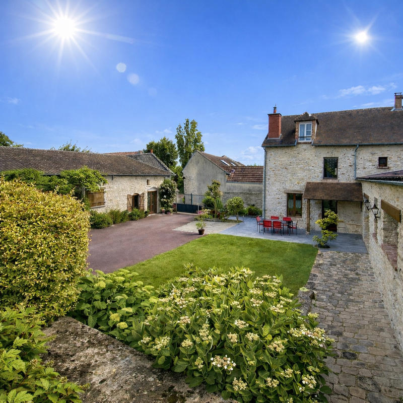 Propriété - 255 m² - 9 pièces