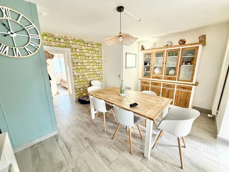 Maison - 298 m² - 5 pièces