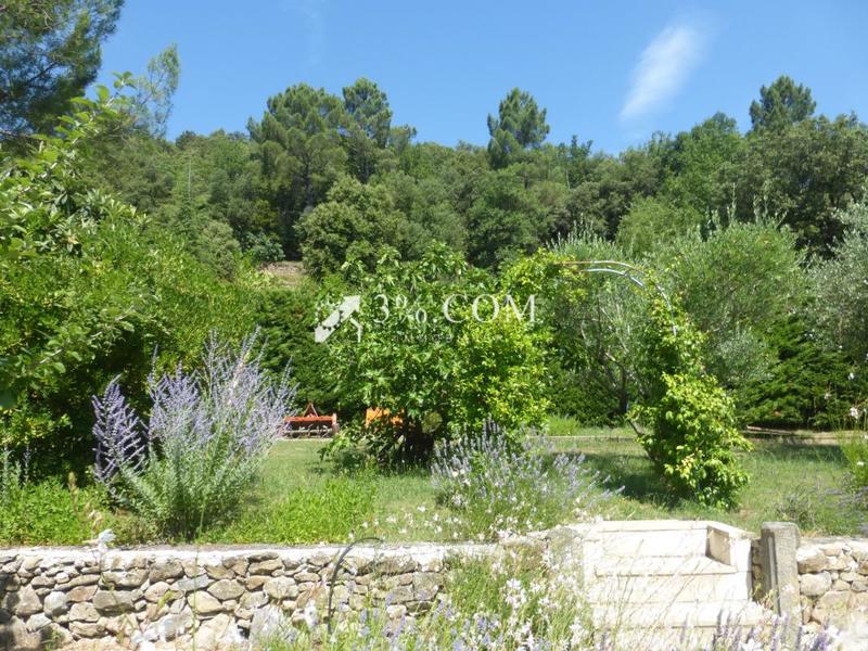 Mas - 242 m² - 9 pièces