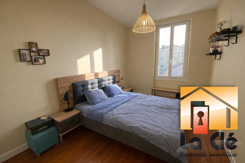 Maison - 250 m² - 6 pièces