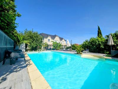 Maison - 355 m² - 8 pièces