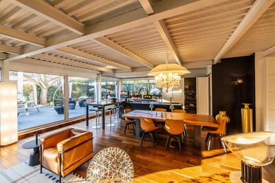 Maison - 397 m² - 8 pièces