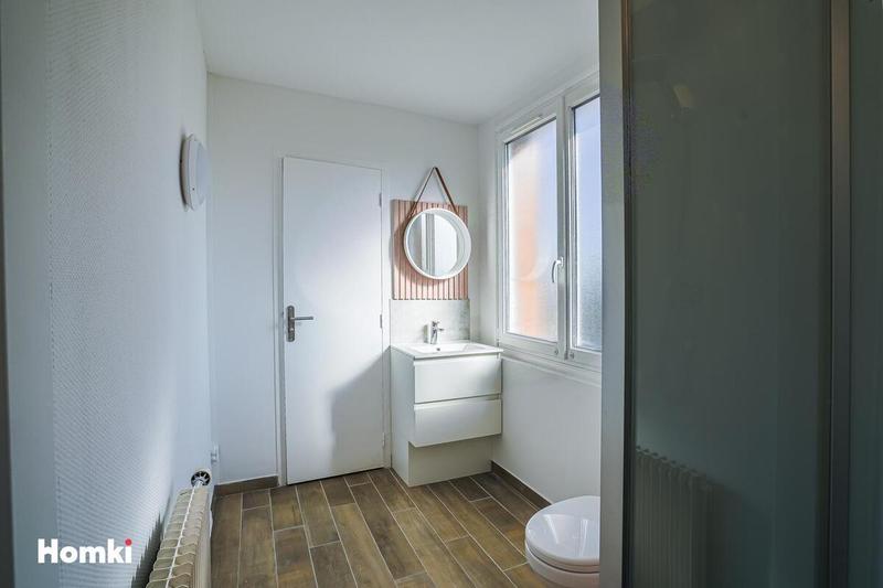 Maison - 181 m² - 7 pièces