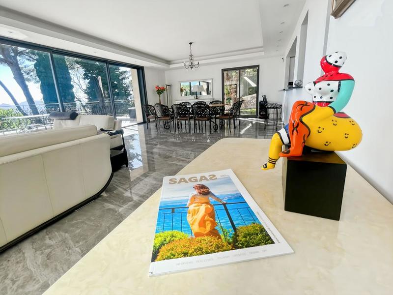 Maison - 372 m² - 7 pièces