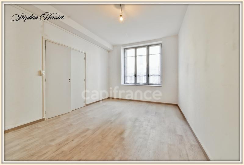 Maison - 311 m² - 11 pièces