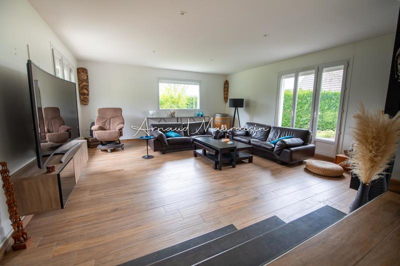 Maison - 250 m² - 8 pièces