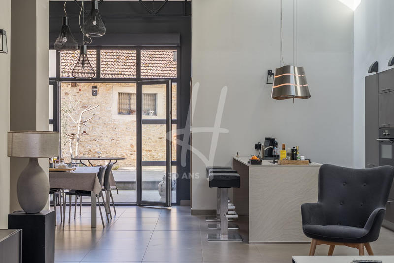 Loft - 85 m² - 4 pièces