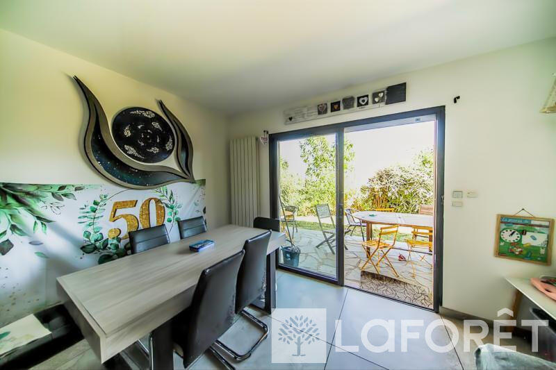 Maison - 166 m² - 8 pièces