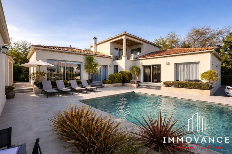 Villa - 220 m² - 5 pièces