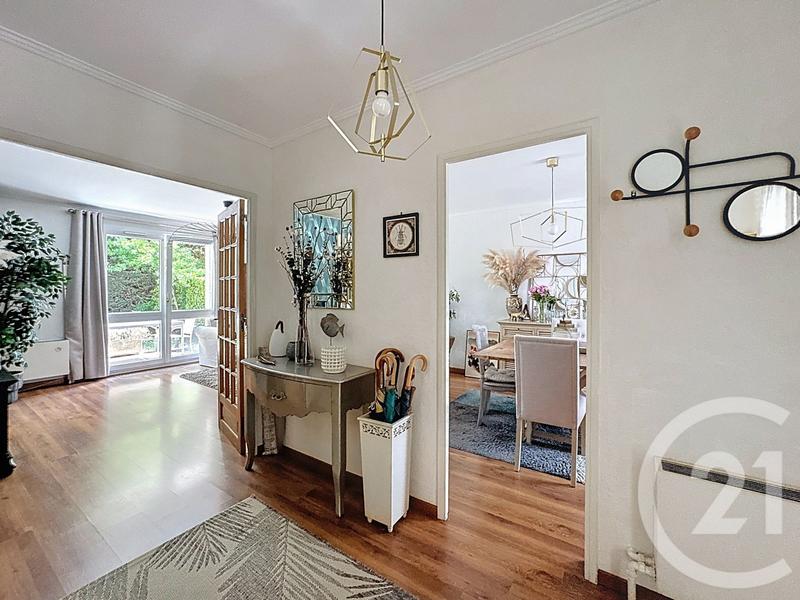 Maison - 121 m² - 6 pièces