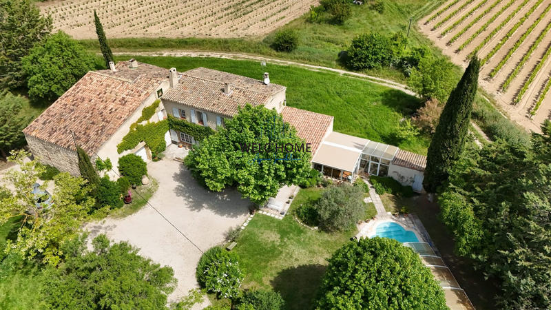 Maison - 213 m² - 8 pièces