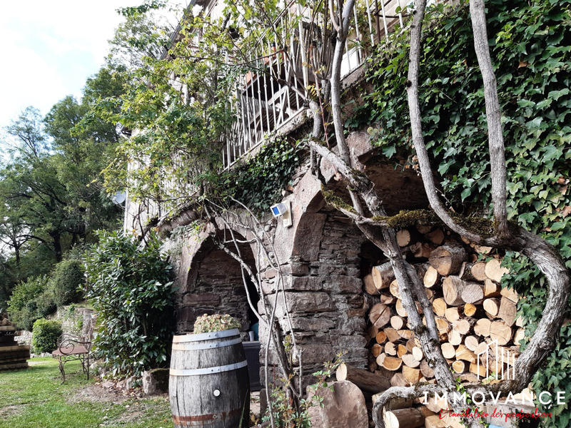 Maison - 328 m² - 12 pièces