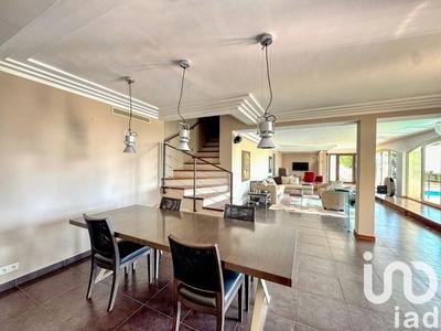 Maison de maîtres - 313 m² - 10 pièces