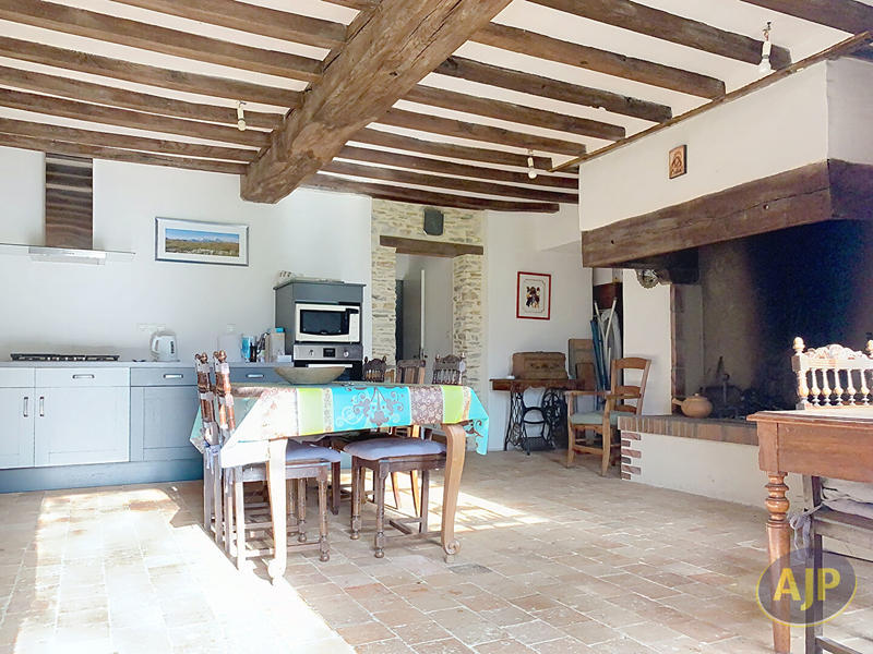 Maison - 230 m² - 6 pièces