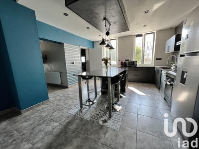 Maison - 207 m² - 11 pièces