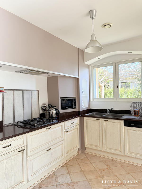 Maison - 200 m² - 7 pièces