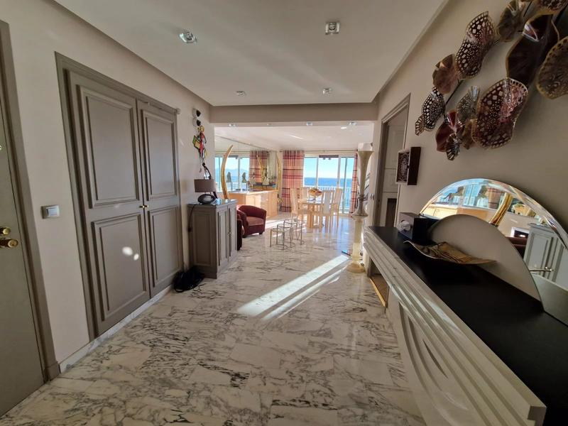 Appartement - 93 m² - 3 pièces