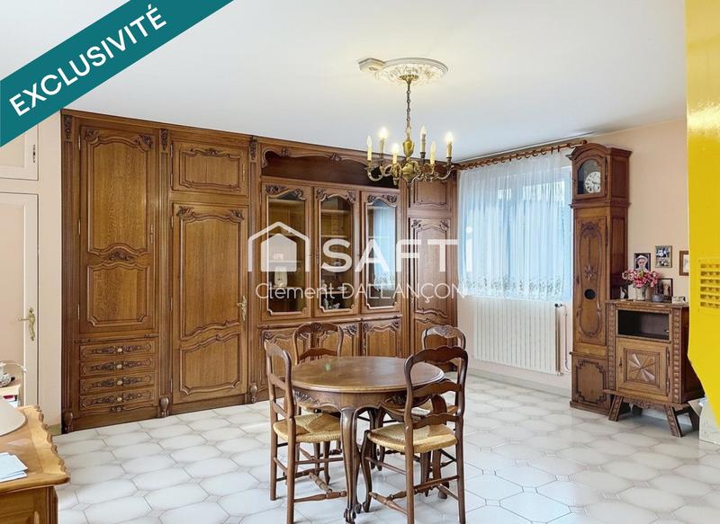 Maison - 220 m² - 8 pièces