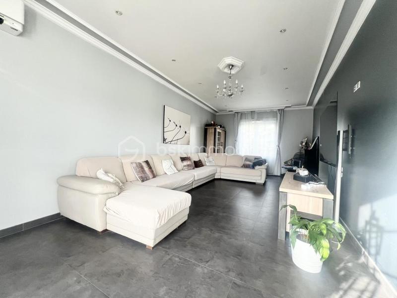 Maison - 170 m² - 10 pièces