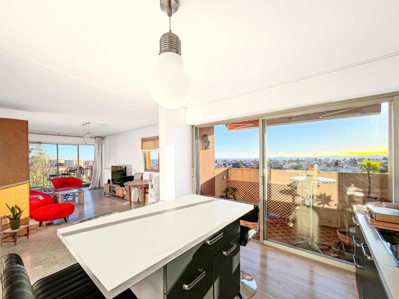 Appartement - 97 m² - 5 pièces