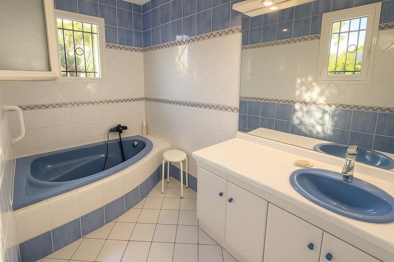 Maison - 182 m² - 7 pièces