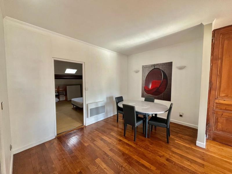 Appartement - 65 m² - 2 pièces