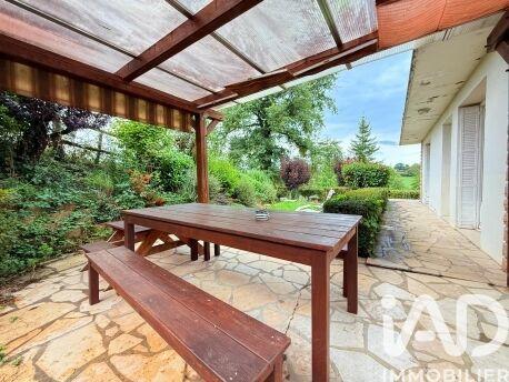 Maison - 141 m² - 8 pièces