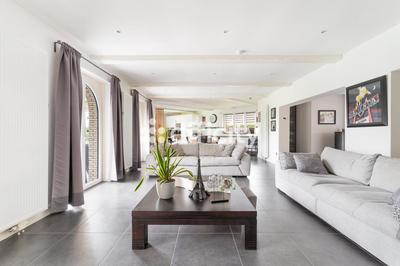 Maison - 298 m² - 7 pièces