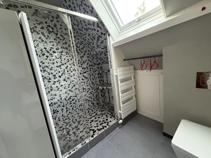 Maison - 180 m² - 8 pièces