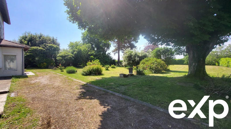 Maison - 213 m² - 8 pièces