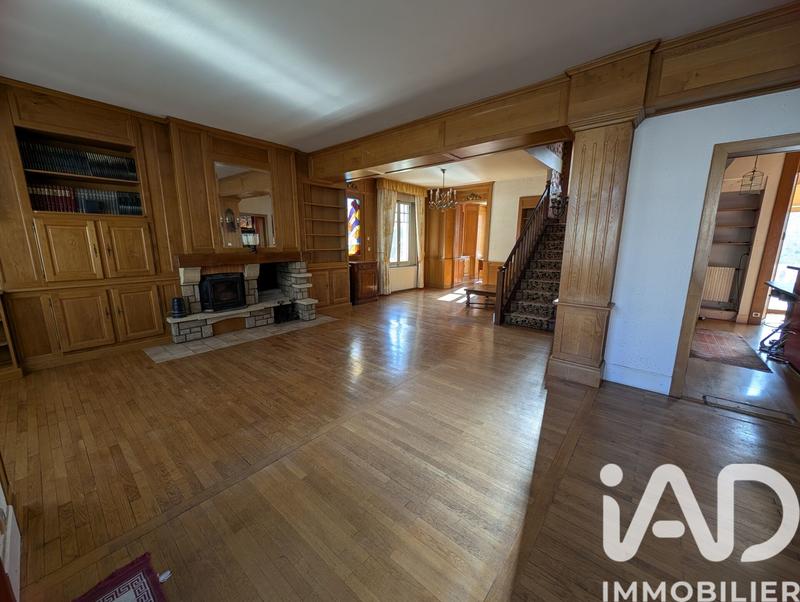 Maison - 236 m² - 11 pièces